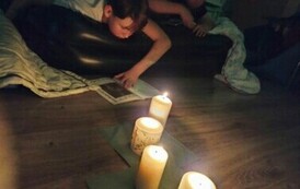 Nocne czytanie w szkole. 