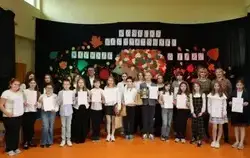 Uczestnicy i nagrodzeni w kategorii klas 4-8 w Konkursie Recytatorskim